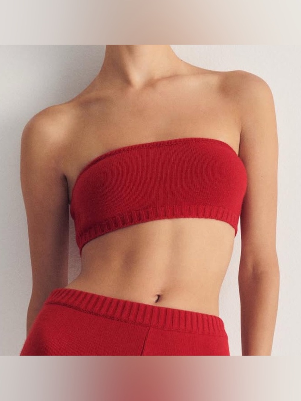Vezavena. Red Knit Bandeau Top